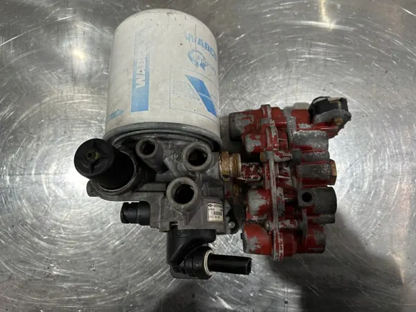 Válvula Secadora de Aire OEM K043830 Iveco Stralis image 2