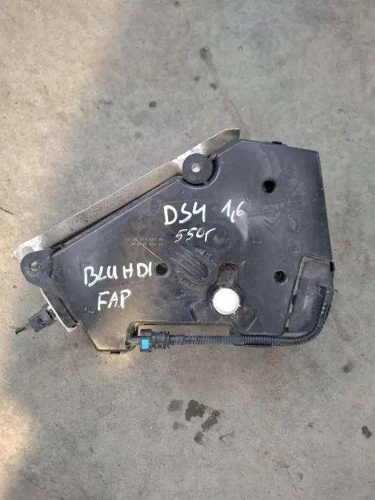 Réservoir AdBlue OEM CXY114 pour Citroen DS4 - Occasion image 2
