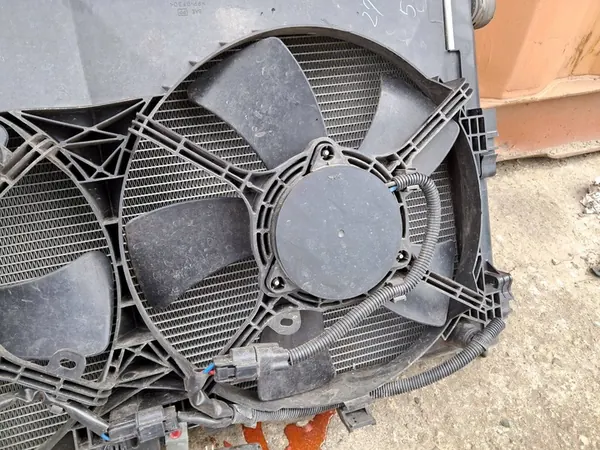 Conjunto dianteiro Citroen C-Crosser 2.2 HDI com radiadores e ventoinhas OEM image 5