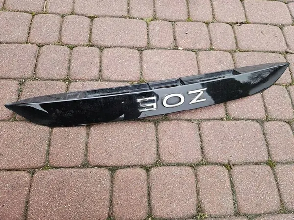 Garniture de hayon arrière noire TEGNE Renault Zoe image 1