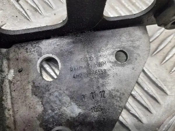 Audi A8 S8 D4 4H0399655B Support de Radiateur Avant Gauche image 3