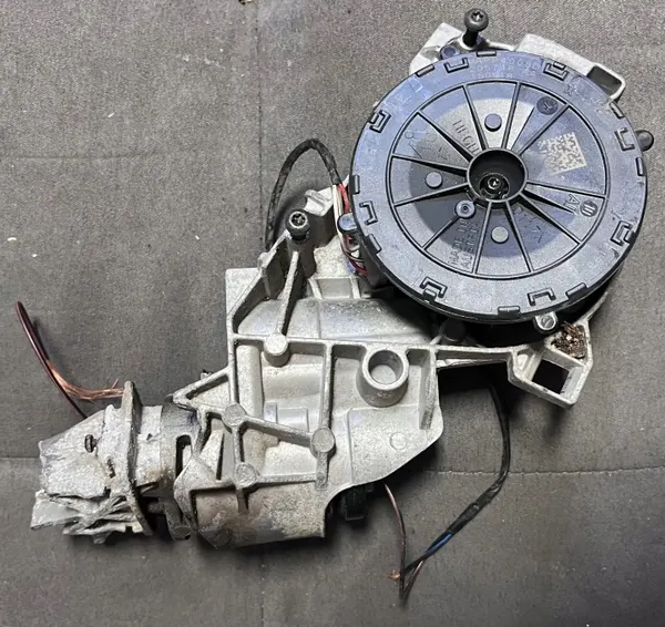 Moldura espelho esquerdo + motor OEM 232637131 VW Passat B8 image 4
