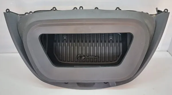 Tesla Y Forro de Porta-Malas Frontal Usado 1492606-00-E image 2