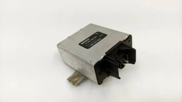 Relais OEM 0008210262 voor Mercedes-Benz SL R107 image 2