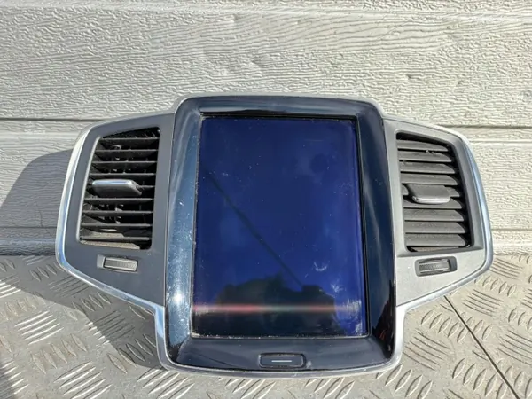 Volvo XC90 II Navigatiescherm OEM 31466836 image 2