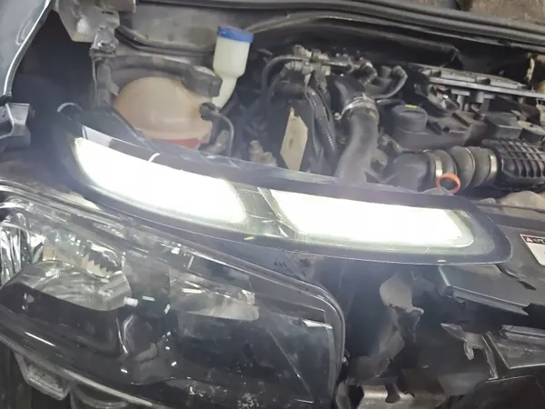 Rechtes Tagfahrlicht OEM 9800910680 für Citroen C4 Cactus image 2
