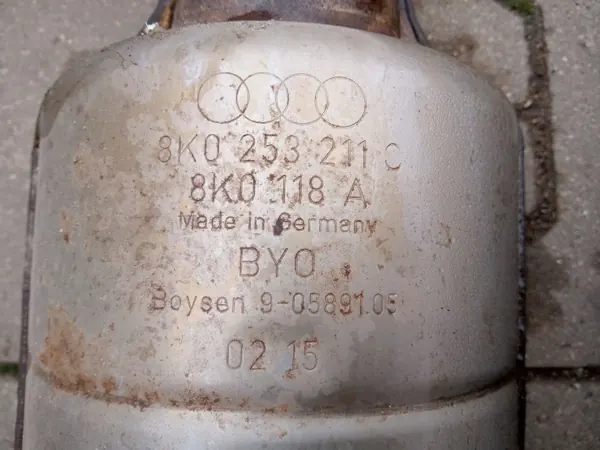 Audi OE 8K0253211C Silenciador Central - Usado image 4
