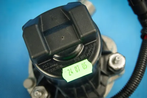 Pompe à air secondaire OEM 079959231E pour Audi S6 RS6 4G image 4