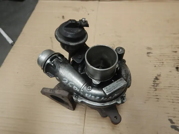 Turbina H8200483650 Renault Master 2.5 DCI image 4