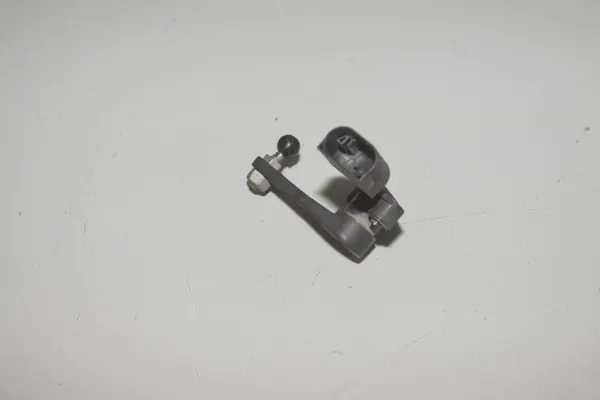 Sensor de nivel trasero derecho OEM 37146895467 BMW iX3 image 3