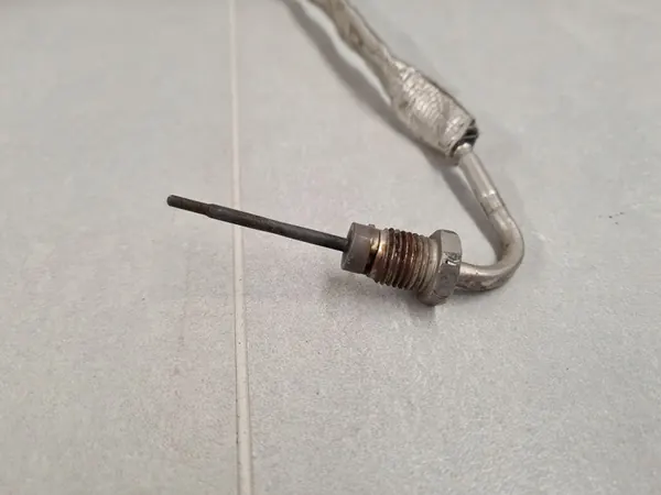 Sensor de Temperatura dos Gases de Escape Opel Astra V 1.2 Turbo 55513322 image 4
