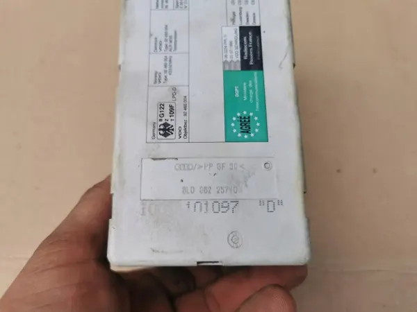 Bomba de cierre central Audi A3 A4 OEM 8L0862257D image 3