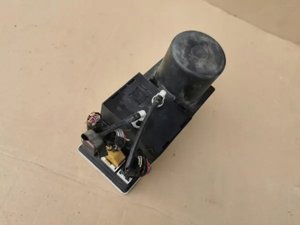 Bomba de cierre central Audi A3 A4 OEM 8L0862257D image 4