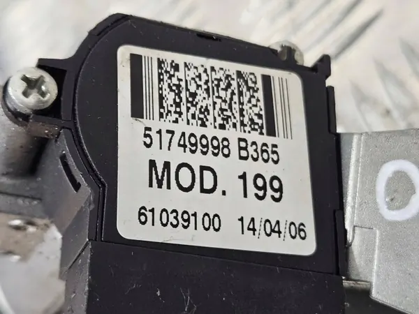 Fiat OE OEM 01098400 Interrupteur d'Allumage Usagé image 3