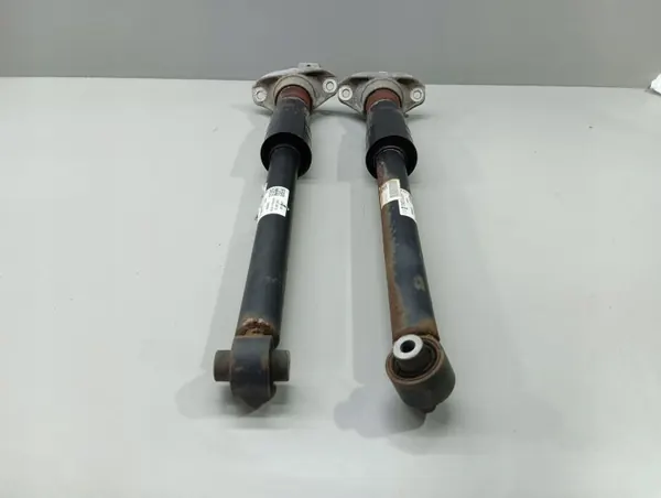 Takaistuimet Set OEM 8W0513028N Audi A4 B9 image 2