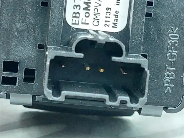 Enchufe mechero Ford Ranger Raptor OEM EB3T19G247EA image 5