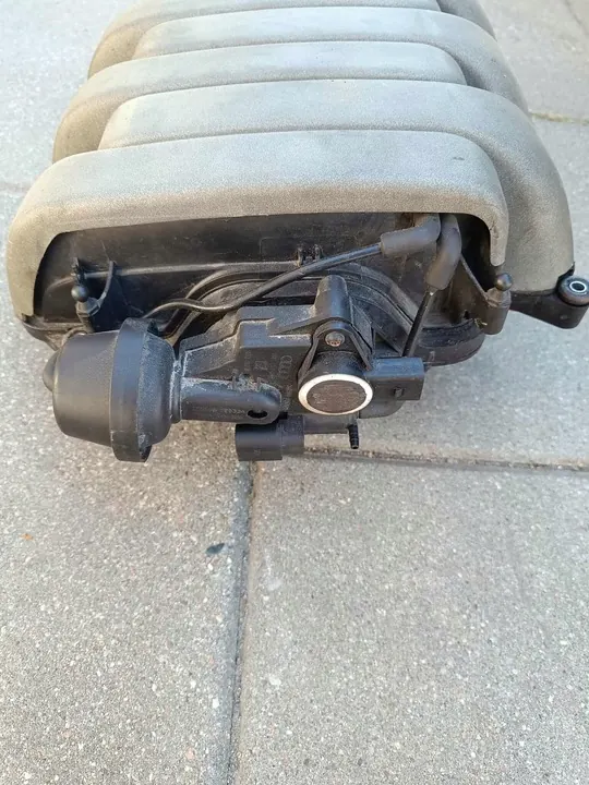 Audi A6 C6 3.2 FSI Ansaugkrümmer OE 06E133210C image 4