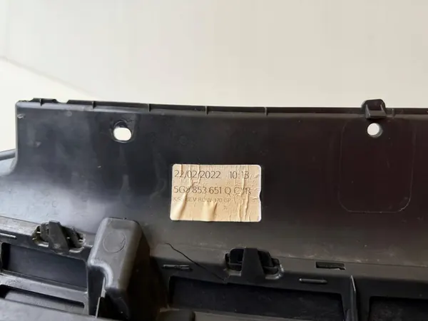 Volkswagen Golf VII Radiator Grille OE 5G0853651Q image 4