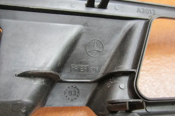 MERCEDES W124 E Innen-Türgriffrahmen image 3
