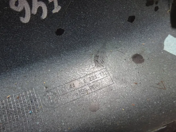 Cubierta de pilar BMW OEM 8223172 - Estado usado image 7