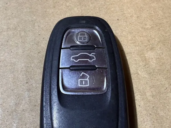Télécommande Audi OEM 8T0959754D - État Utilisé image 3