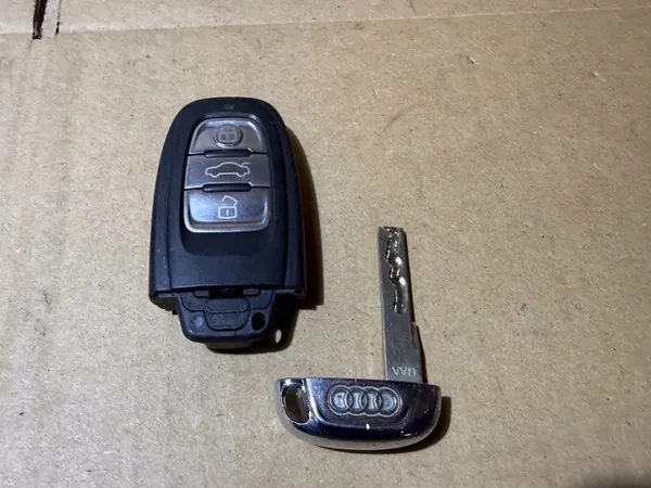 Télécommande Audi OEM 8T0959754D - État Utilisé image 4