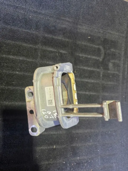 Moottorin tuki 2.0 TSI TFSI VW Golf VII Audi A3 image 2