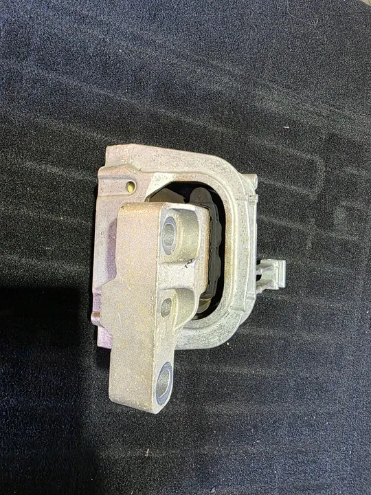 Moottorin tuki 2.0 TSI TFSI VW Golf VII Audi A3 image 3