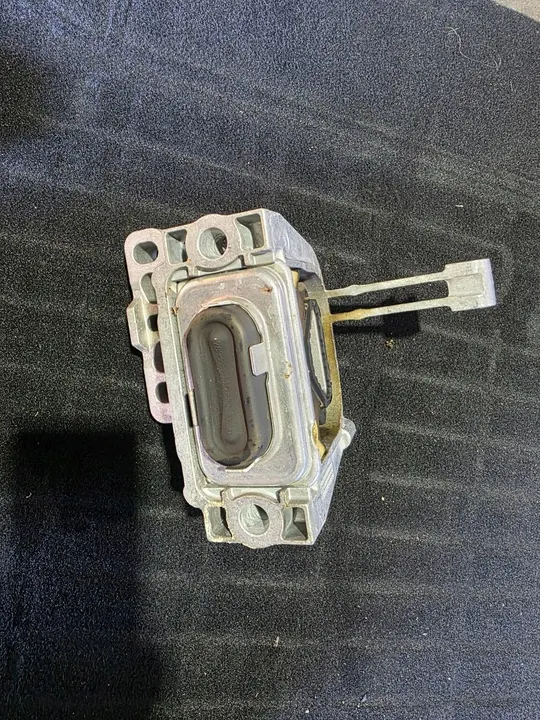 Moottorin tuki 2.0 TSI TFSI VW Golf VII Audi A3 image 4