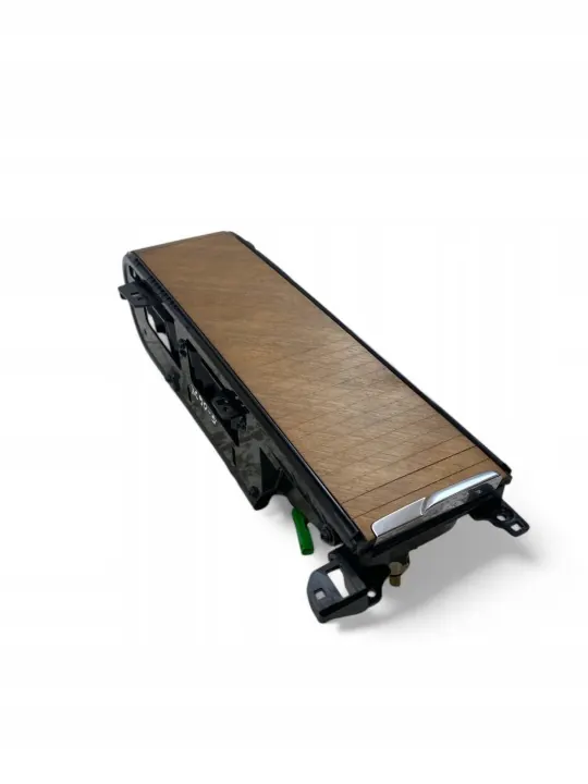 Volvo XC90 Dryckeshållare OEM 31389958 Instrumentpanel image 7