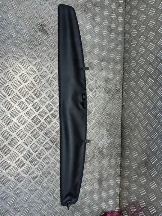 Takaikkunan sälekaihtin OEM J8A2425B56 Range Rover Velarille image 2