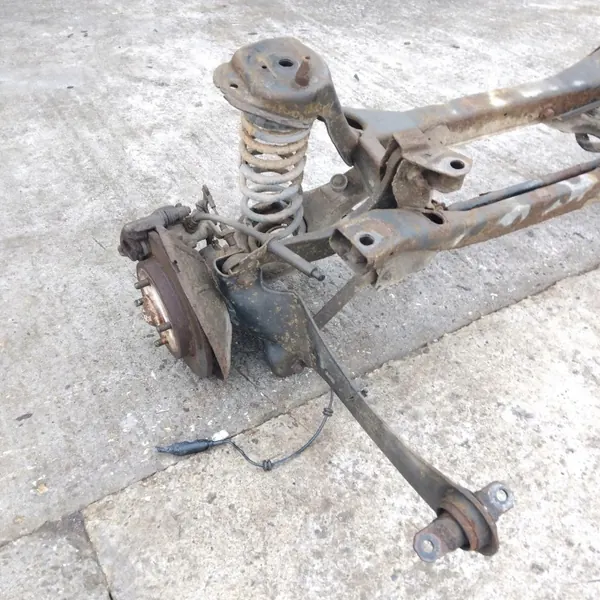 Ford Focus MK1 Hinterachsschwinge OEM 1.8 TDCI image 3