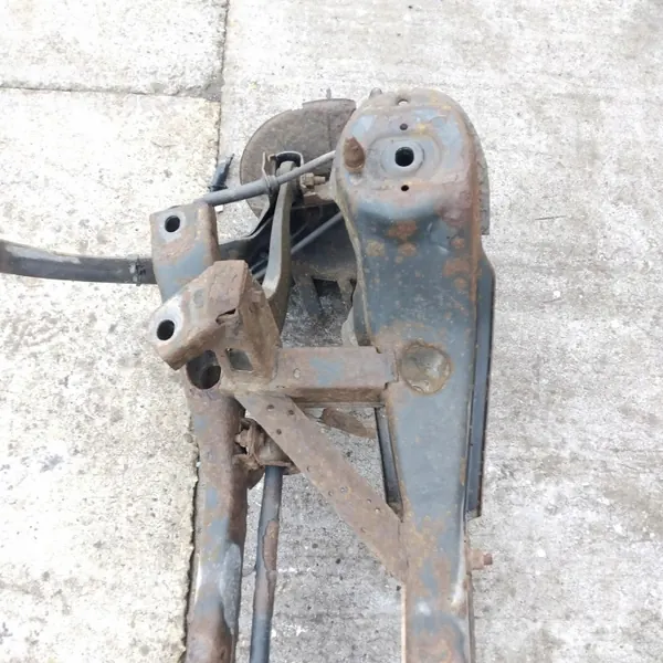 Ford Focus MK1 Hinterachsschwinge OEM 1.8 TDCI image 7