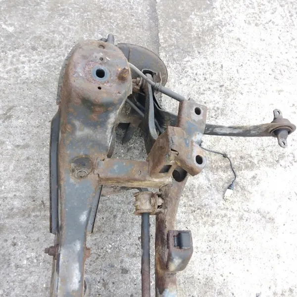 Ford Focus MK1 Hinterachsschwinge OEM 1.8 TDCI image 8