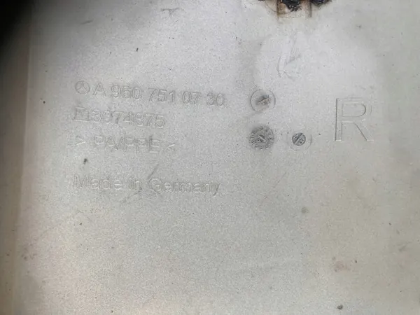 Mercedes A9607510730 Kabinen-Spoiler rechte Seite image 4