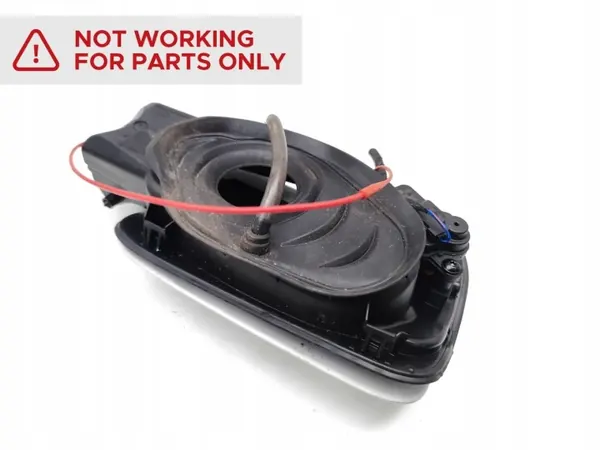 Audi A5 Polttoainelippa OEM 8W8809906 - Käytetty kunto image 5