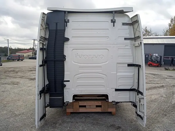 Volvo FH4 Globetrotter XL Cabine OEM 85135364 - Gebruikt image 5