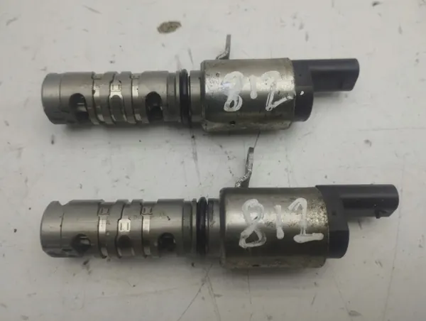 Válvula sensor árvore de cames OEM 04E906455D - Usado image 2