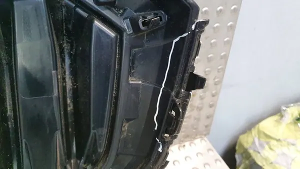 SKODA SCALA LIFT 657 Grill Bumper OEM 657853653B image 10