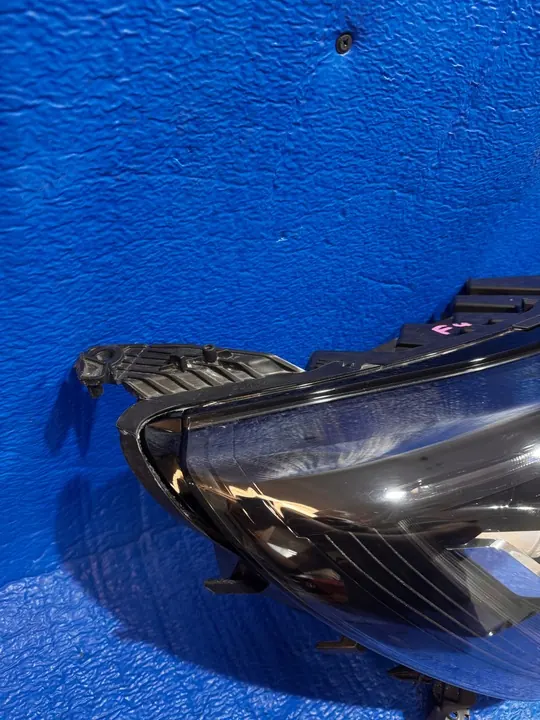 Oikea etu Full LED -ajovalo Renault Megane IV 260106126R image 10