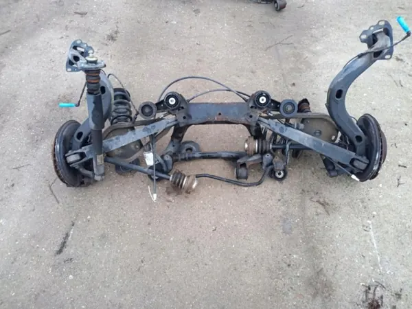 BMW X3 E83 bakvagnsbalk OEM Wrakowisko-18155 image 2