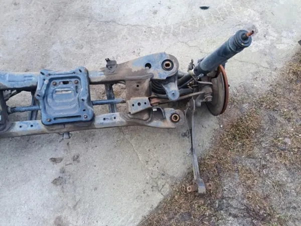 BMW X3 E83 bakvagnsbalk OEM Wrakowisko-18155 image 10