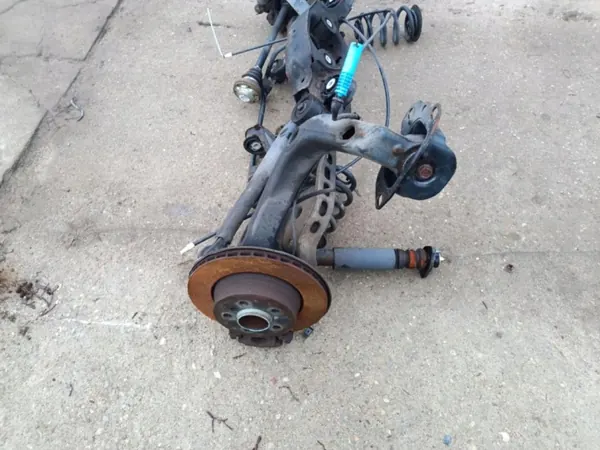 BMW X3 E83 bakvagnsbalk OEM Wrakowisko-18155 image 4