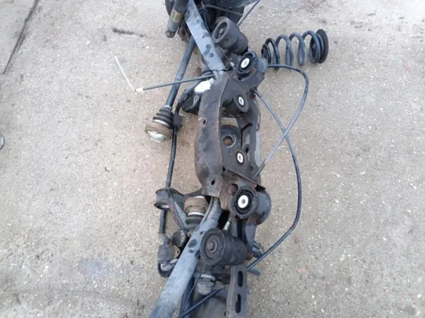 BMW X3 E83 bakvagnsbalk OEM Wrakowisko-18155 image 5