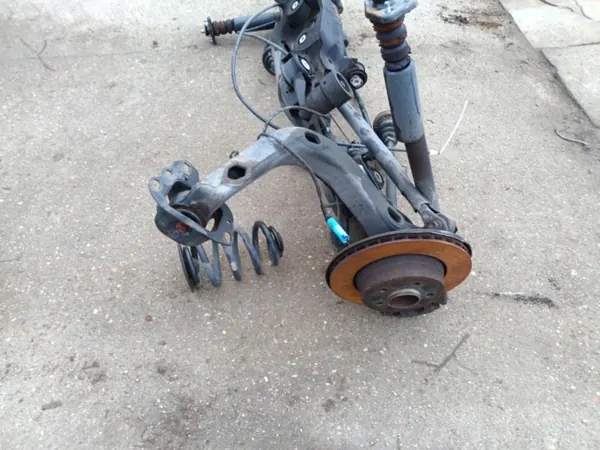 BMW X3 E83 bakvagnsbalk OEM Wrakowisko-18155 image 6