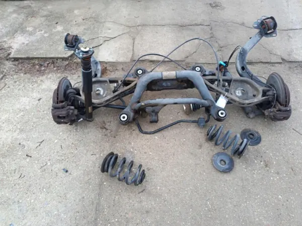 BMW X3 E83 bakvagnsbalk OEM Wrakowisko-18155 image 7