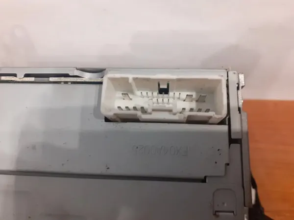 Changer CD Mazda 5 OEM 10896 - État utilisé image 10