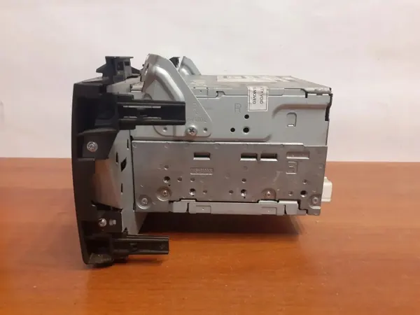 Changer CD Mazda 5 OEM 10896 - État utilisé image 5