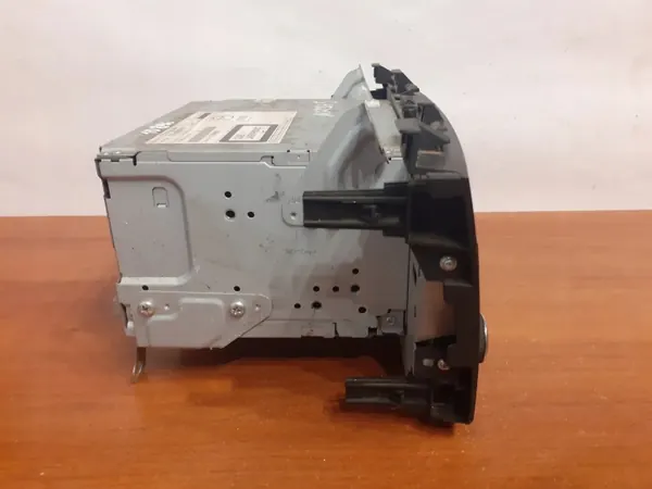 Changer CD Mazda 5 OEM 10896 - État utilisé image 7