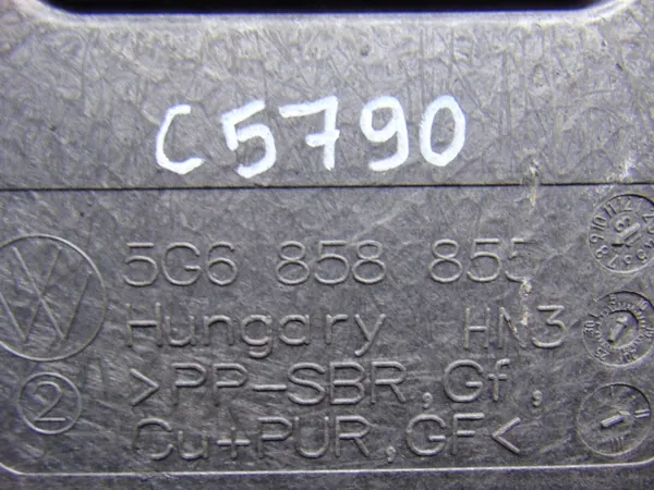 VW Golf VII 7 5D bagageutrymmesmatta OEM 5G6858855 image 6